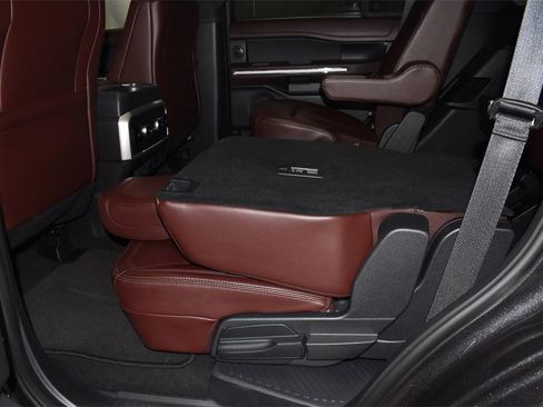 Used 2024 Ford Expedition Limited image 33