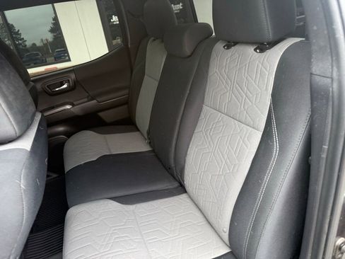 Used 2023 Toyota Tacoma TRD Sport image 4