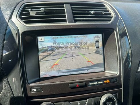 Used 2018 Ford Explorer XLT FWD image 15