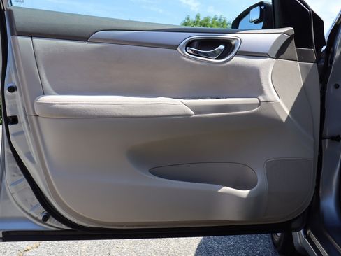 Used 2013 Nissan Sentra SV w/ Electronics Pkg FWD image 25