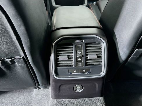 Used 2023 Porsche Macan S image 27