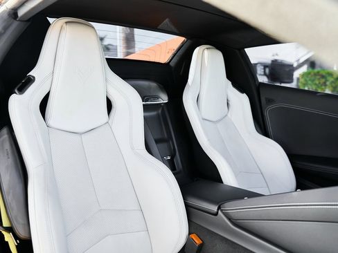 Used 2022 Chevrolet Corvette Stingray w/ Z51 Performance Package image 23