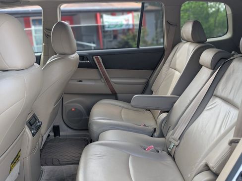 Used 2009 Toyota Highlander Limited FWD image 16