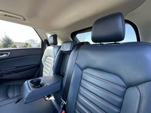 Used 2022 Ford Edge SEL w/ Sport Appearance Package image 16