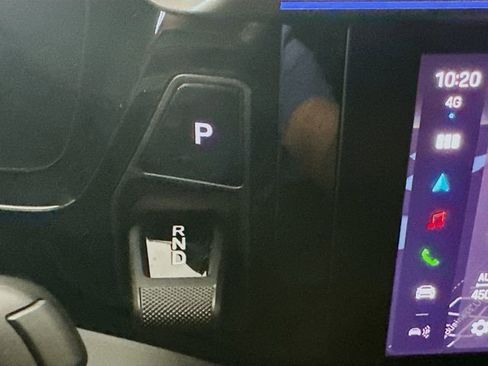 Used 2024 Porsche Macan Turbo Electric AWD/4WD image 17