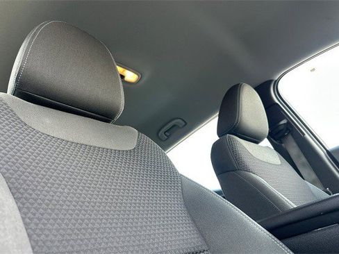 Certified 2022 Chevrolet Bolt EUV LT w/ Comfort Package image 17