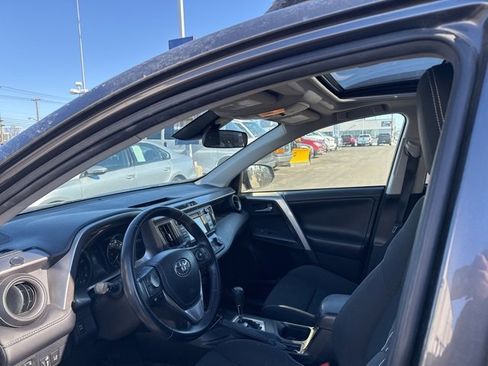 Used 2017 Toyota RAV4 XLE image 7