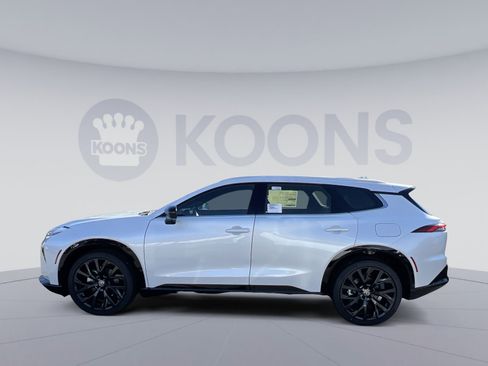 New 2025 Toyota Crown Signia image 2