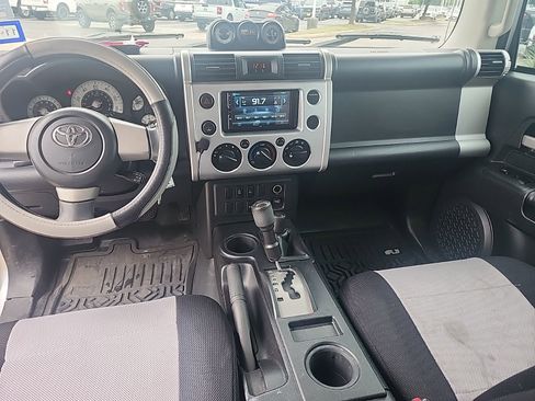 Used 2008 Toyota FJ Cruiser 4WD image 9