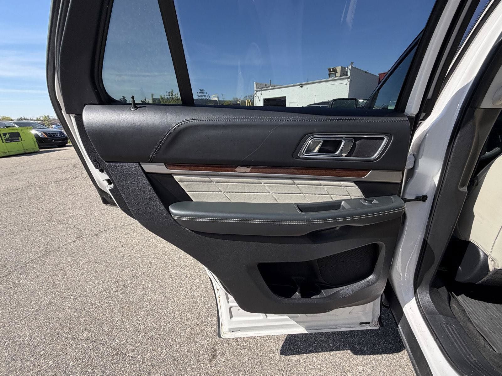 Used 2017 Ford Explorer Platinum AWD/4WD image 22