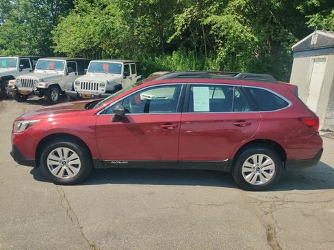 Used 2019 Subaru Outback 2.5i AWD/4WD image 3