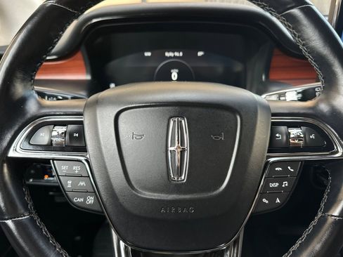 Used 2022 Lincoln Nautilus Reserve w/ Equipment Group 202A image 23