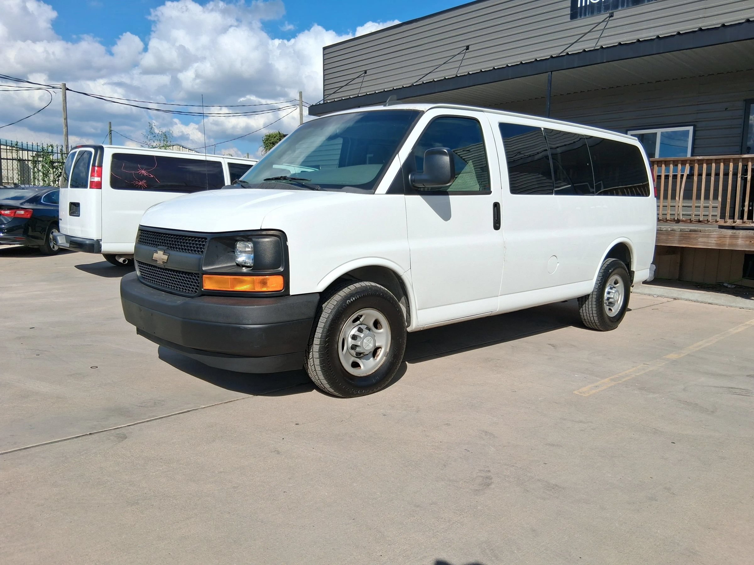 Used 2017 Chevrolet Express 2500 LS RWD image 2