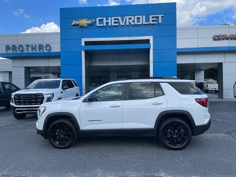 Certified 2026 GMC Terrain Elevation w/ Elevation Premium Package FWD image 1
