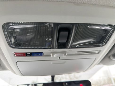 Used 2017 Subaru Forester 2.5i Premium w/ All-Weather Package image 34