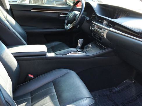 Used 2018 Lexus ES 350 w/ Premier Package image 6