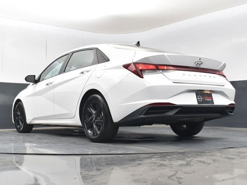 Used 2023 Hyundai Elantra SEL image 40