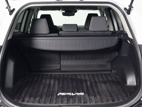 Used 2021 Toyota RAV4 XLE image 14