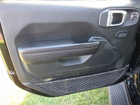 Used 2020 Jeep Gladiator Sport w/ Quick Order Package 24S image 9