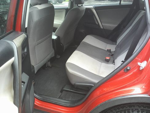 Used 2015 Toyota RAV4 LE AWD/4WD image 11