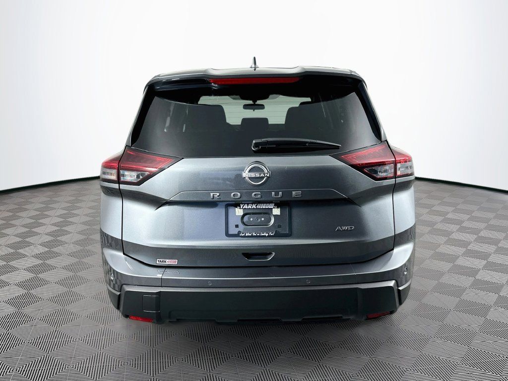 Certified 2026 Nissan Rogue SV AWD/4WD image 10