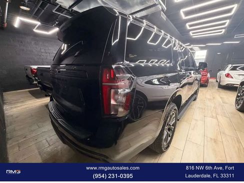 Used 2024 Chevrolet Suburban Z71 w/ Luxury Package image 6