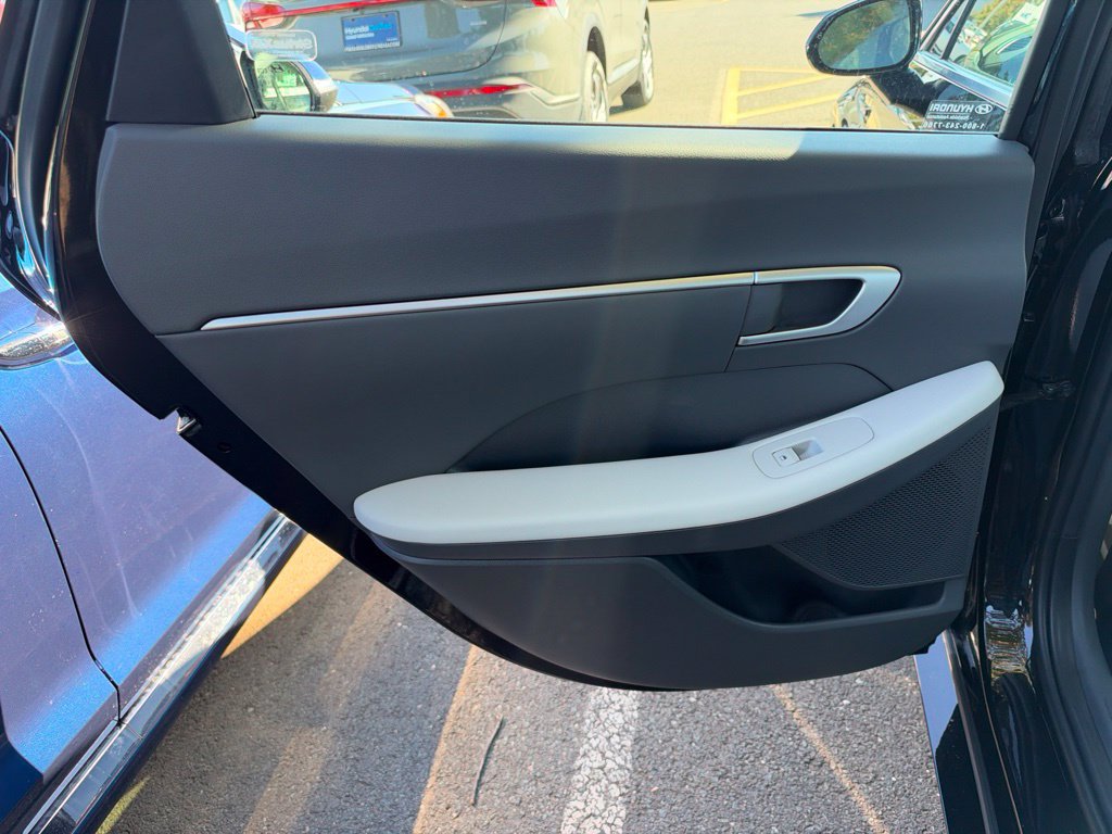 Certified 2025 Hyundai Sonata SEL AWD/4WD image 14