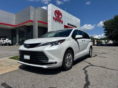 Used 2024 Toyota Sienna Platinum