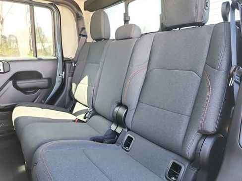 New 2026 Jeep Gladiator Rubicon AWD/4WD image 36