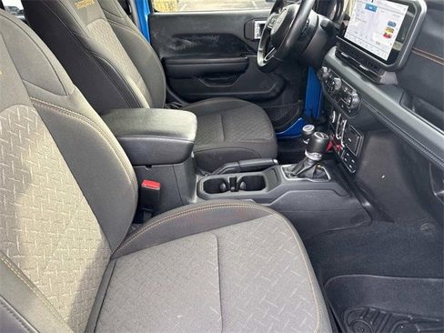 Used 2024 Jeep Gladiator Mojave image 23