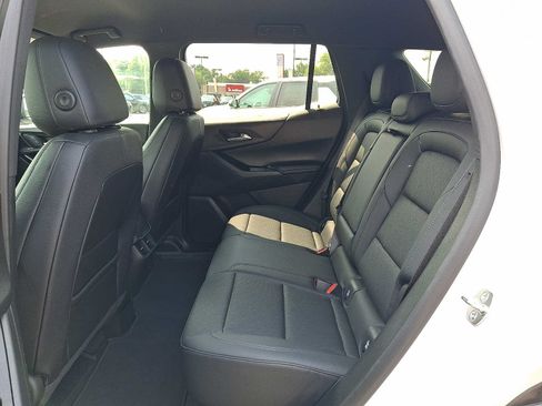 Used 2026 Chevrolet Equinox LT w/ Convenience Package II AWD/4WD image 10