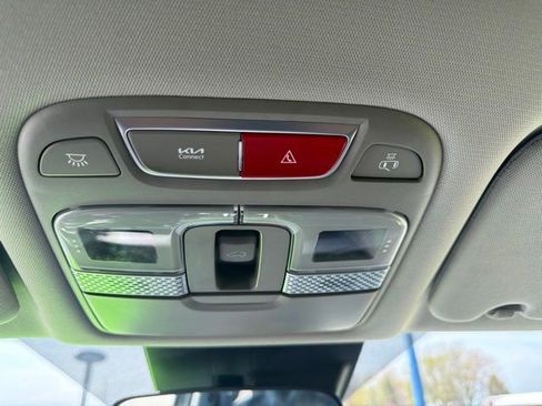 Used 2025 Kia Telluride S AWD/4WD image 49