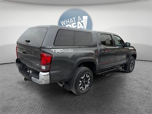 Certified 2019 Toyota Tacoma TRD Off-Road image 3