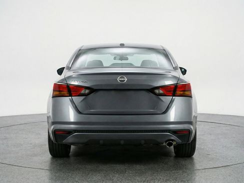 Used 2025 Nissan Altima 2.5 SV image 7