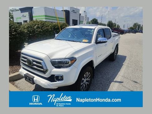 Used 2022 Toyota Tacoma Limited AWD/4WD image 1