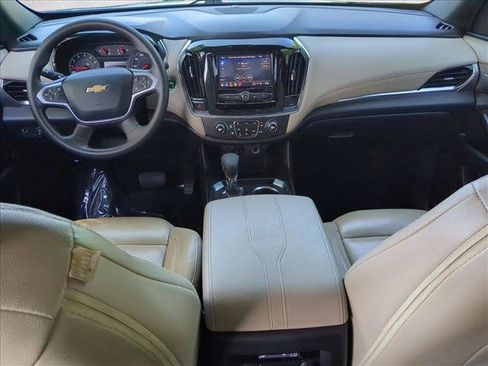 Used 2023 Chevrolet Traverse LS FWD image 17