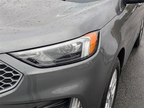 Used 2023 Ford Edge SEL w/ Convenience Package image 9