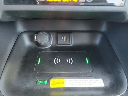 Used 2024 Toyota RAV4 XLE FWD image 28