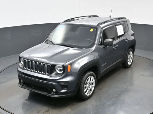 Used 2022 Jeep Renegade Latitude AWD/4WD image 34
