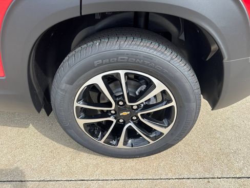 New 2026 Chevrolet TrailBlazer LT w/ Convenience Package FWD image 9