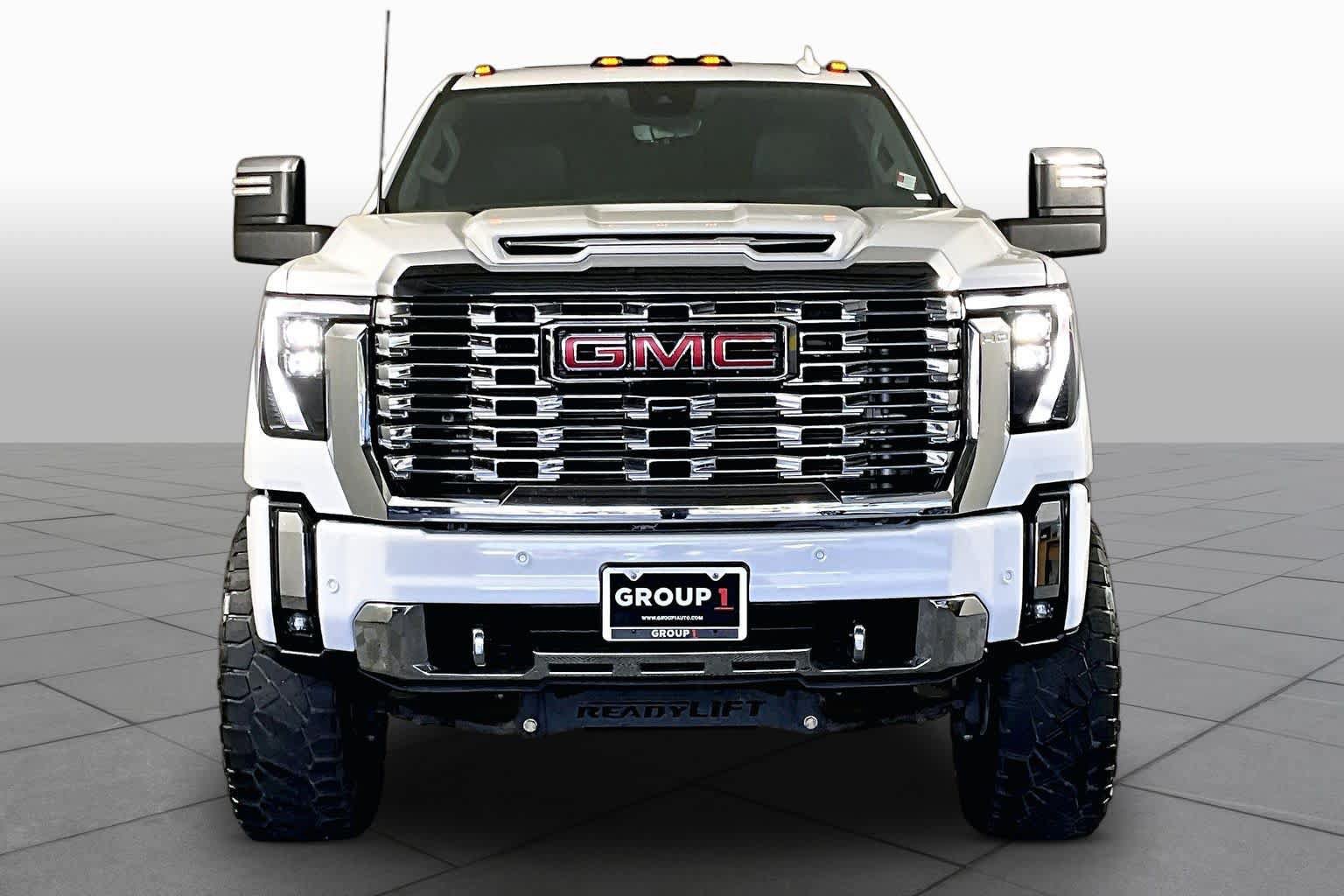 Used 2024 GMC Sierra 2500 Denali w/ Denali Reserve Package AWD/4WD image 4