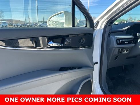 Used 2023 Lincoln Nautilus Reserve w/ Equipment Group 201A image 18