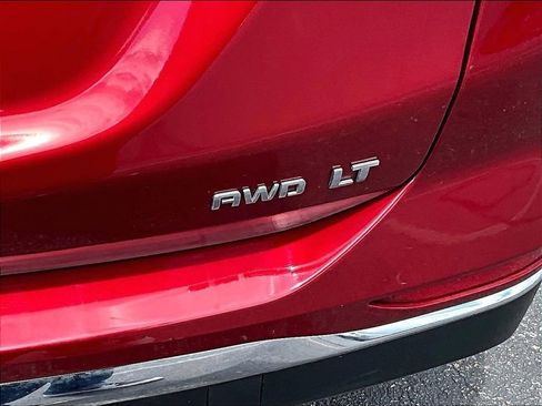Used 2018 Chevrolet Equinox LT AWD/4WD image 29