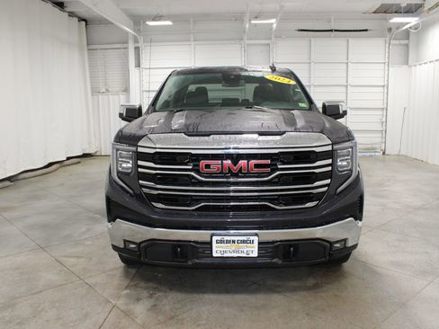 Used 2024 GMC Sierra 1500 SLT image 3