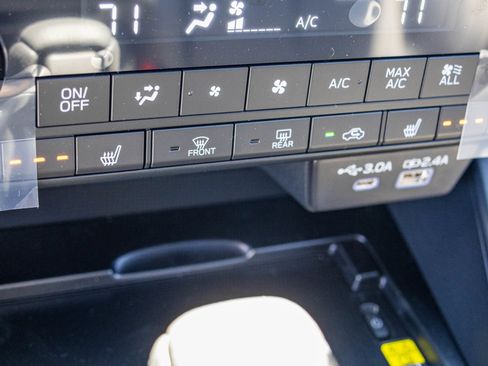 New 2026 Subaru Outback Limited AWD/4WD image 9