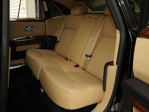 Used 2013 Rolls-Royce Ghost image 21