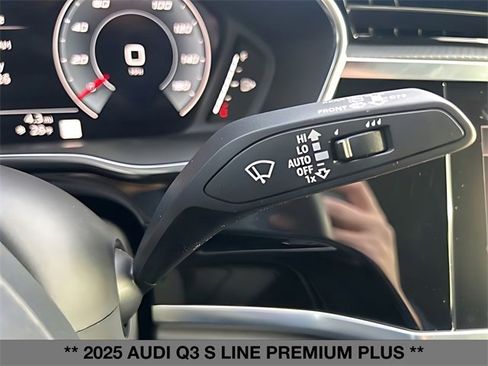 Used 2025 Audi Q3 2.0T Premium Plus w/ Premium Plus Package image 27