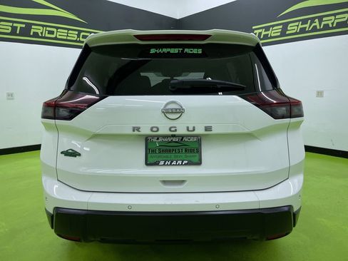 Used 2024 Nissan Rogue S image 8