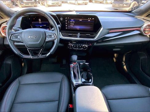 Used 2024 Chevrolet Trax RS w/ Sunroof Package image 15