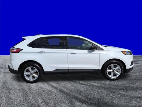 Certified 2023 Ford Edge SE image 3